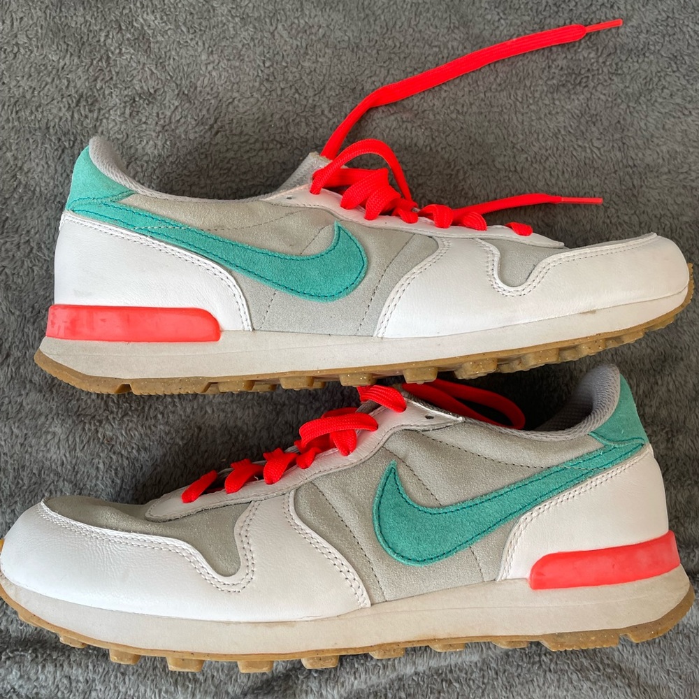 Nike women’s size 9